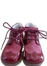 Zapato burdeos con cordones de Chuches
