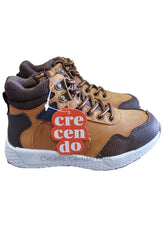 Botines niño tipo tennis en camel y marrón de Crecendo