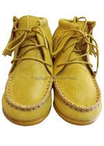 Zapatos tipo mohicanas unisex mostaza de Chuches